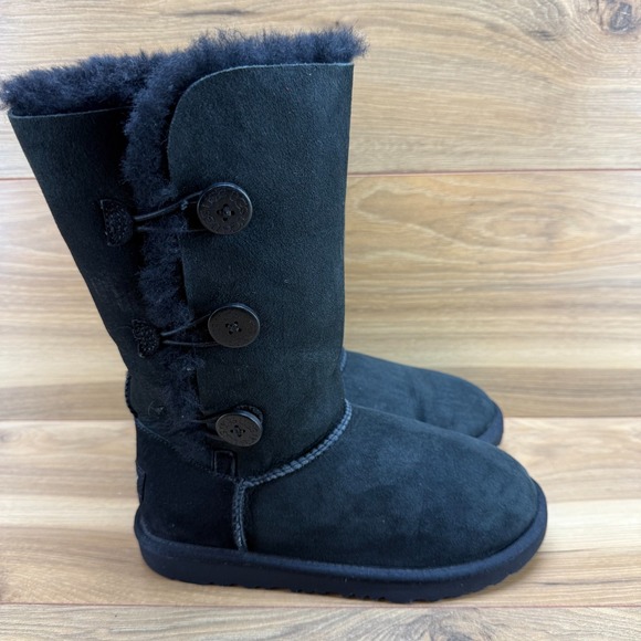UGG Bailey Button Tall Girls Size 3 Black Suede Shearling Fur Lined - Picture 1 of 12